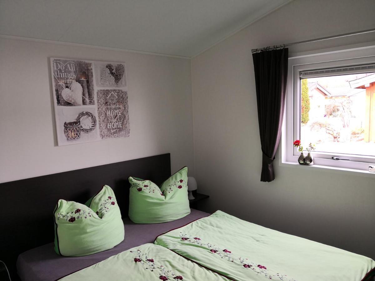 Ferienhaus MaLeFi 1 am Gülser Moselbogen Coblenza Exterior foto